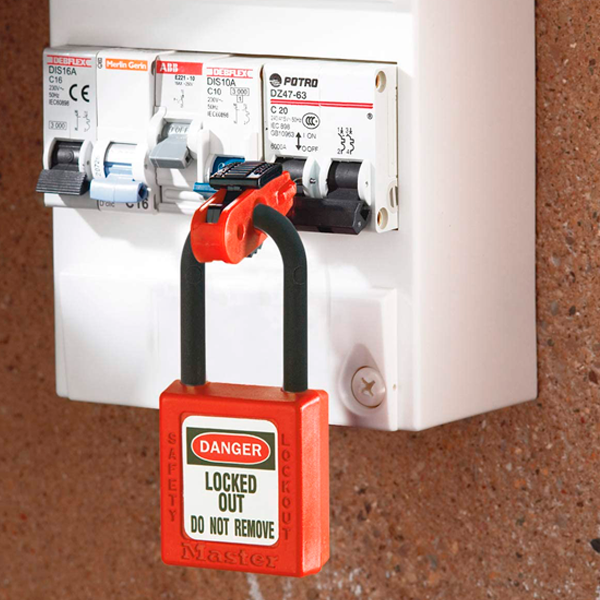 Amigo Safety :: Candado de Seguridad Termoplástico Zenex Master Lock Rojo  410RED 38 x 38 mm